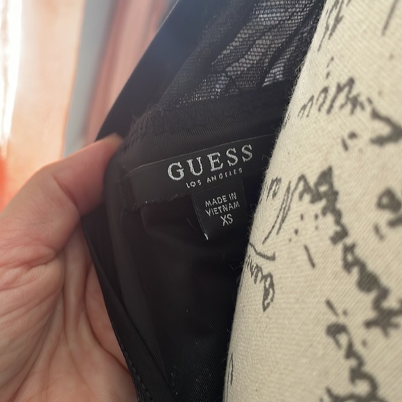 GUESS cut-out lace dress. Perfect for homecoming or wedding/holiday party! XS - Picture 5 of 6